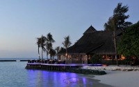   Komandoo Maldives Island Resort 4*  11