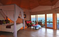   Komandoo Maldives Island Resort 4*  9