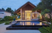   Fairmont Sirru Fen Fushi 5*  10