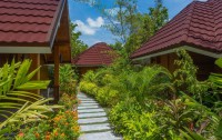 Dhigufaru Island Resort 5*  4