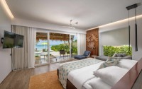   Emerald Maldives Resort & Spa 5*  8