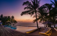   Fiyavalhu Maldives 4*  8