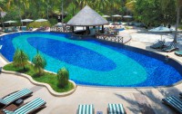 Bandos Island Resort & Spa 4*  3