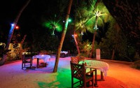   Holiday Island Resort 4*  9