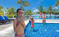   Meeru Island Resort 4*  107