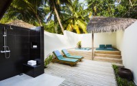   Meeru Island Resort 4*  70