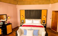   Meeru Island Resort 4*  7