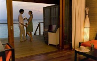   Vilamendhoo Island Resort 4*  11