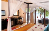   Vilamendhoo Island Resort 4*  7