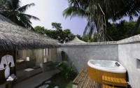   Kuramathi Island Resort 4*  24