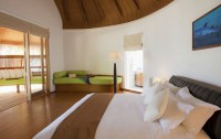   Kuramathi Island Resort 4*  12