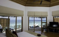   Kuramathi Island Resort 4*  8