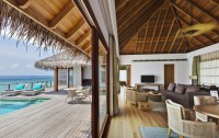   Dusit Thani Maldives 5*  32