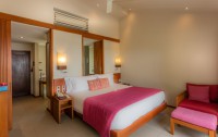   Centara Ras Fushi Resort & Spa 4*  103