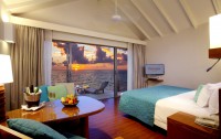   Centara Ras Fushi Resort & Spa 4*  100