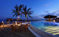   Centara Ras Fushi Resort & Spa 4*  15